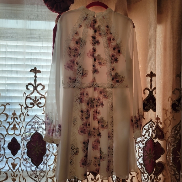 Ted baker floral dress Ted size 4 in prestige like new condition..Make an offer - Picture 2 of 11